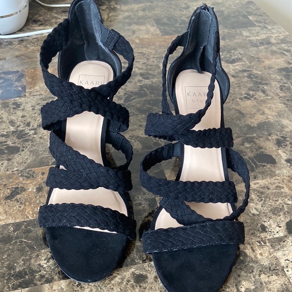 Black heels - Picture 4 of 4